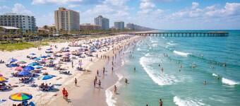 Romantic 🏖️ Getaway! 2 king beds! EV charger. A 10 min drive from Mayo Clinic!