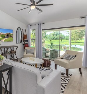 Smart TV, fireplace, video games, table football - LAKEFRONT!FREE HEATED POOL,SPA. BOAT, KAYAK. EV charger. Ocotillo Chandler.  (Chandler)