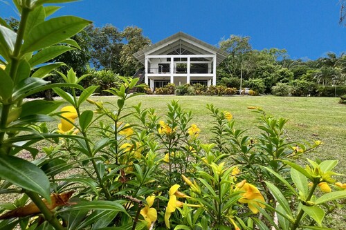 PAVONES Modern CONDO, Close2 SURF! AC_WIFI_HOT_H2O