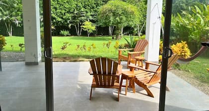PAVONES Modern CONDO, Close2 SURF! AC_WIFI_HOT_H2O