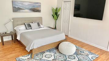 4 bedrooms, iron/ironing board, free WiFi, bed sheets