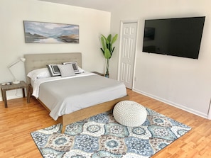 4 bedrooms, iron/ironing board, free WiFi, bed sheets