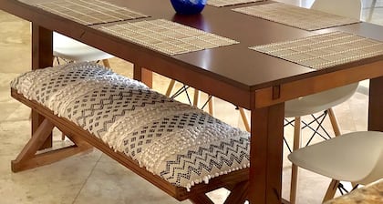 Kendall Keys Oasis Entire Dream Home with HEATED Pool, Theater & Arcade