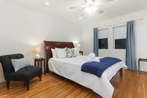 3 bedrooms, desk, iron/ironing board, free WiFi
