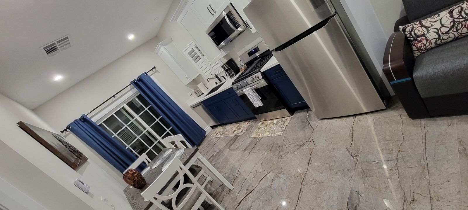 Luxurious Brand New One Bedroom & One Bath Unit