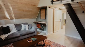 Een smart-tv en een kantoor