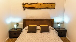 4 bedrooms, iron/ironing board, travel crib, free WiFi - Casa Rural (Hostafrancs)