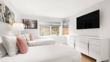2 bedrooms, iron/ironing board, WiFi (free), bed sheets