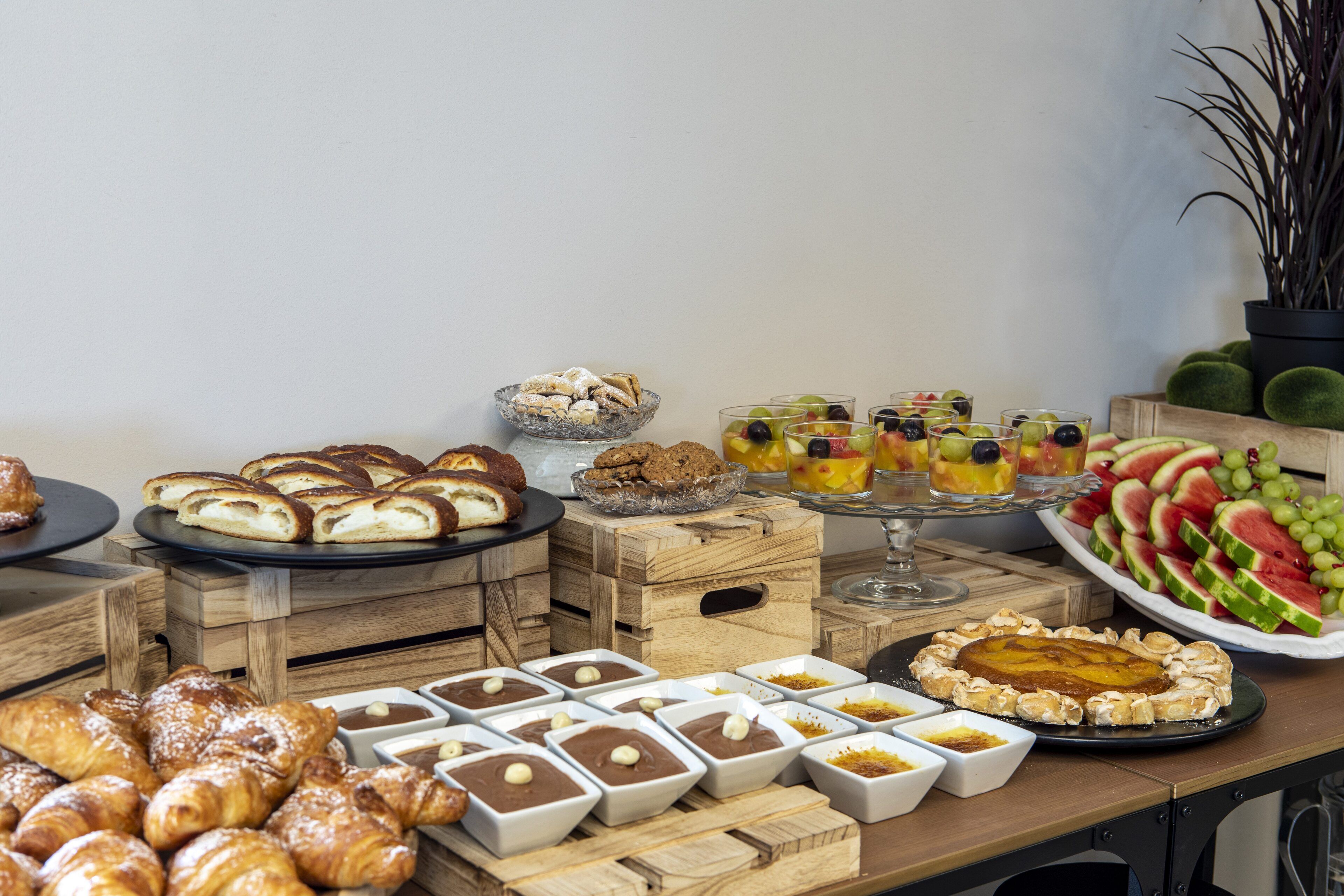 daily buffet breakfast (ils 45 per person)