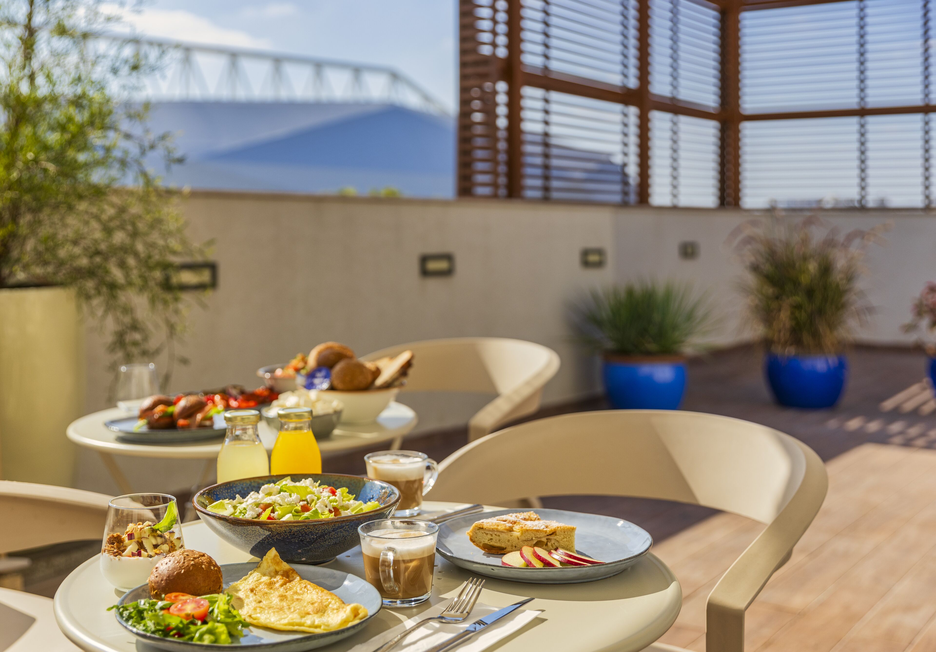 daily buffet breakfast (ils 45 per person)