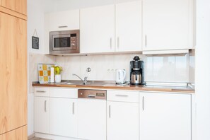 Kühlschrank, Mikrowelle, Geschirrspüler