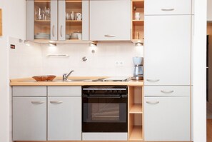 Fridge, oven, coffee/tea maker, electric kettle