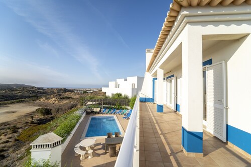 Seascape - Surf, Family & Comfort