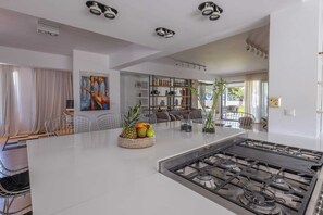 Interior - Spacious beach front Vila with 100 sqm infinity pool, a basket ball court (Rhodes)