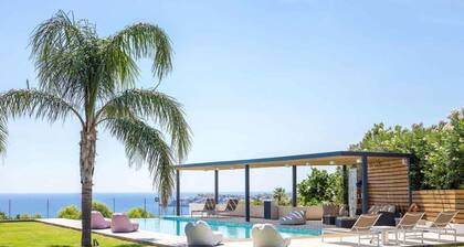 Spacious beach front Vila with 100 sqm infinity pool, a basket ball court