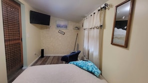 1 habitación, tabla de planchar con plancha, wifi gratis y ropa de cama