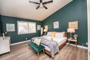 3 habitaciones, tabla de planchar con plancha, cuna de viaje y wifi 