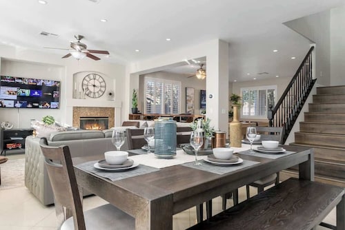 Silver Star Getaways 4B3BA 3000sqft+ pool + loft