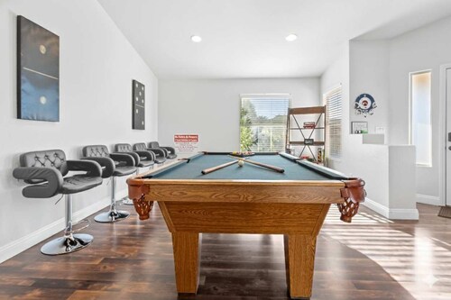 Hideaway Getaway - Newly Remodeled 3BR Vegas Home