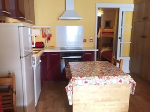 Fridge, microwave, oven, dishwasher - Studio for 4 at ski-in/ski-out with balcony, pets allowed (Risoul)