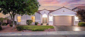 Royal Skyline -Spacious & Modern 3BR w Pool