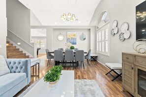 TV, fireplace, Netflix, Hulu