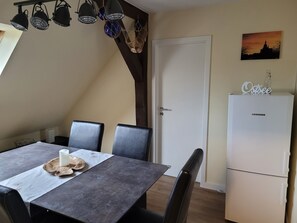 Unclassified image, 4 of 26, button