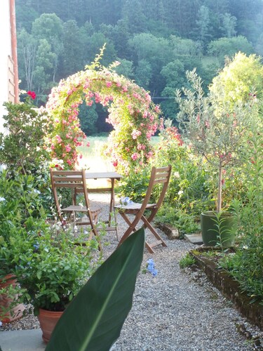 stilvolle Ferienwohnung in idyllischer Lage mit Feldbergblick