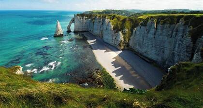 Studio "le boujou" pool view