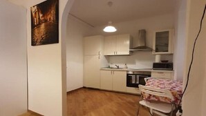 Uklassifisert bilde, 3 av 13, knapp