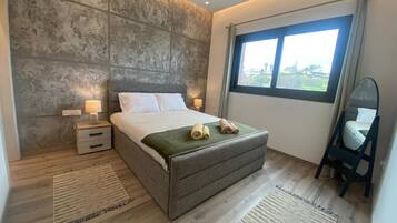 Apartment | 2 bedrooms, iron/ironing board, free WiFi, bed sheets