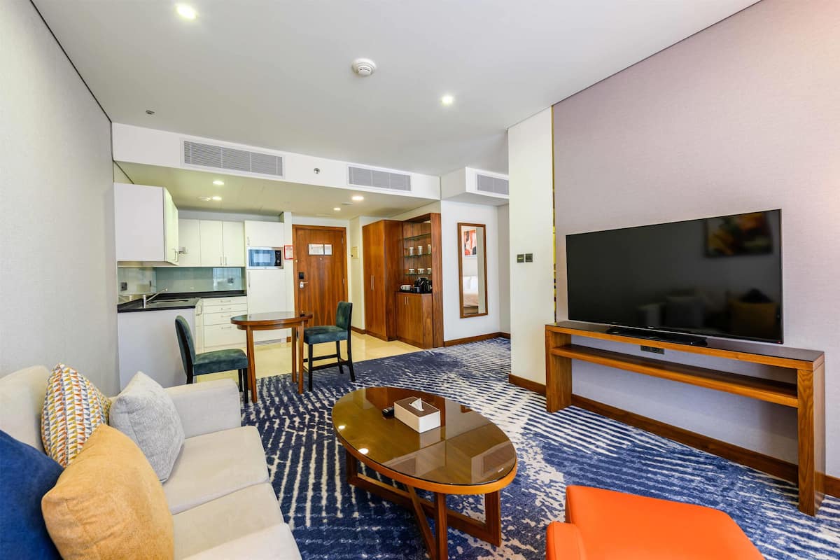 Junior Suite, 1 King Bed (Premium) | Living area