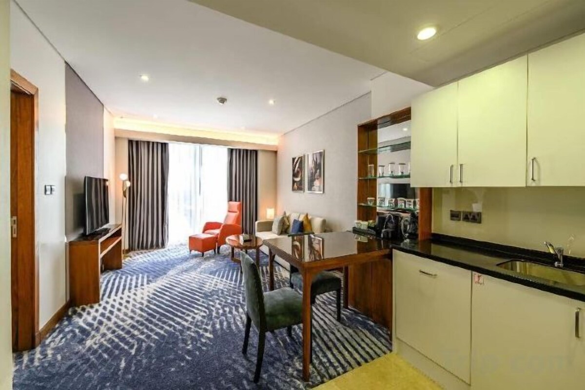 One-Bedroom King Suite With City View