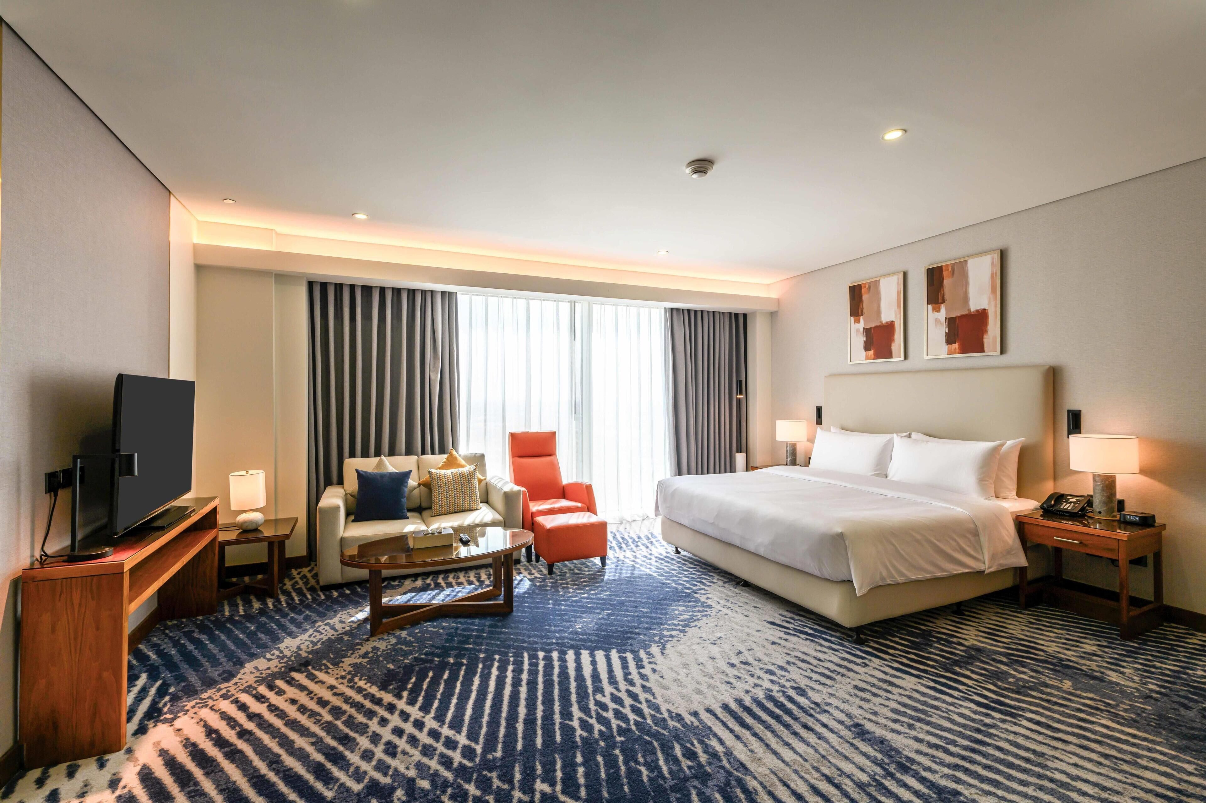 Premium Studio, 1 King Bed | Egyptian cotton sheets, premium bedding, in-room safe, soundproofing