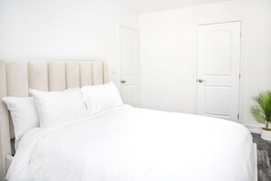 2 bedrooms, iron/ironing board, travel cot, WiFi