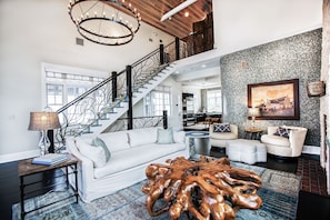 Smart TV, fireplace, stereo