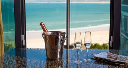 3 Porthminster Mews -  an apartment that sleeps 4 guests  in 2 bedrooms