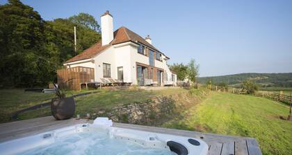 Decoy Farm House - a house that sleeps 6 guests in 3 bedrooms