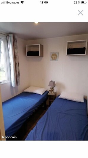 2 bedrooms, iron/ironing board, WiFi