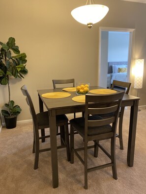 Dining - ⭐️ Cozy 2bdrm rental, minutes from interstate. (West Chester)