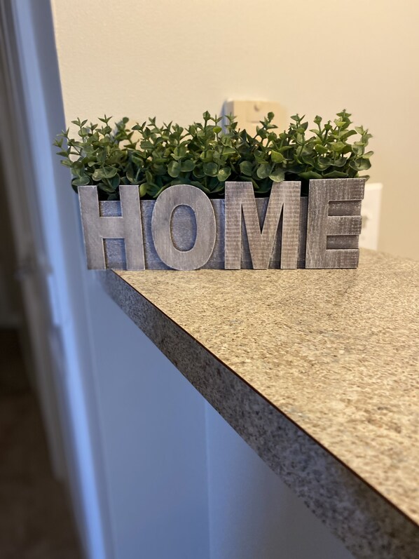 Interior - ⭐️ Cozy 2bdrm rental, minutes from interstate. (West Chester)