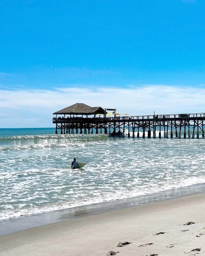 The Oceanlena - Luxury beach home, with direct beach access to famous  Pier 