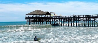 The Oceanlena - Luxury beach home, with direct beach access to famous  Pier 