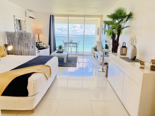 LUXURY BEACHFRONT OCEANVIEW SUITE  & POOL - 1ST ROW - PREMIUM SCES - 5 STARS