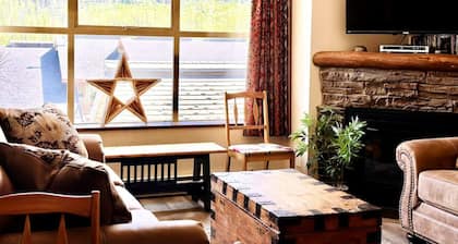 Apex Mountain ~ Belle Apres Studio 314 ~ Best location on the hill