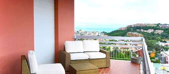 Ampio appartamento con terrazzo