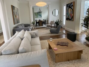 Smart TV, fireplace - Stunning Mansion in the center of town (Saratoga Springs)