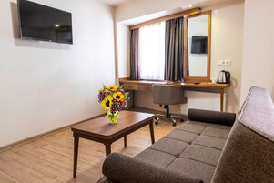 Televisión LCD 42 pulgadas con canales de televisión vía satélite