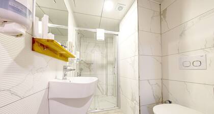 Madeen City Hotel