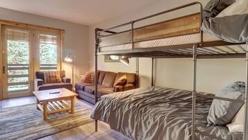 1 bedroom, free WiFi, bed sheets